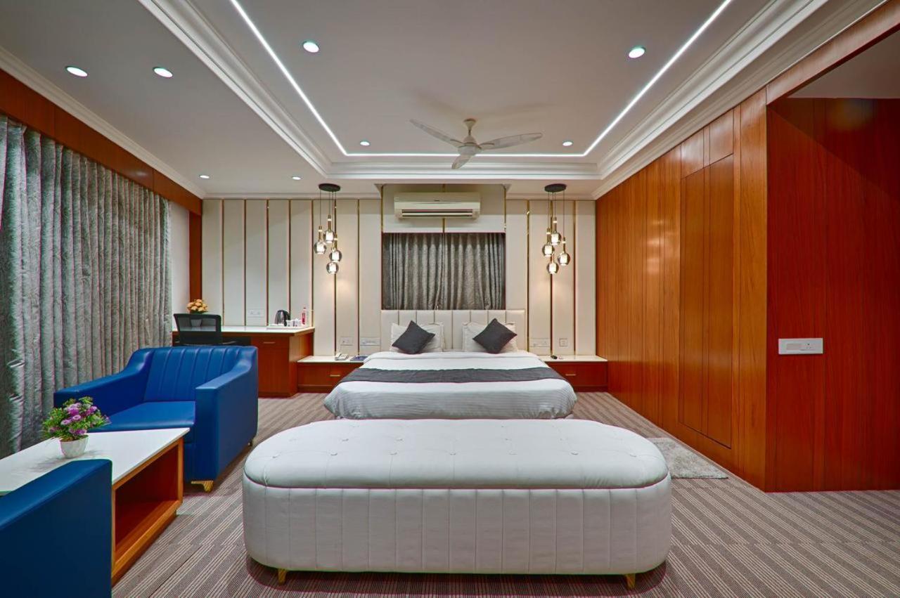 Hotel Shital Inn Ahmedabad Bagian luar foto