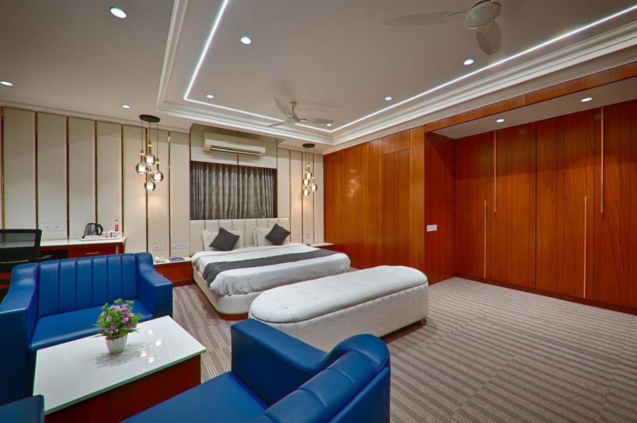 Hotel Shital Inn Ahmedabad Bagian luar foto