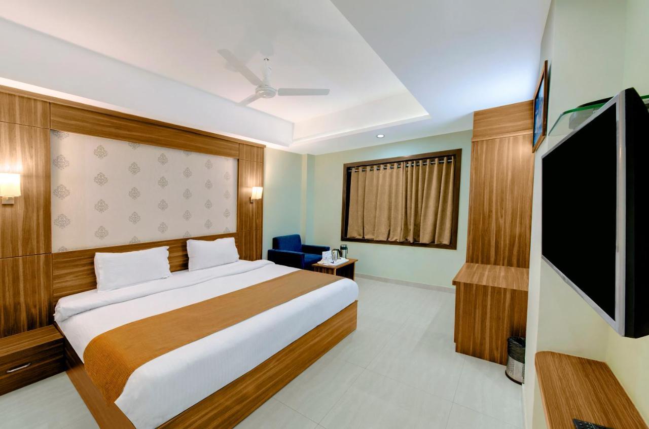 Hotel Shital Inn Ahmedabad Bagian luar foto
