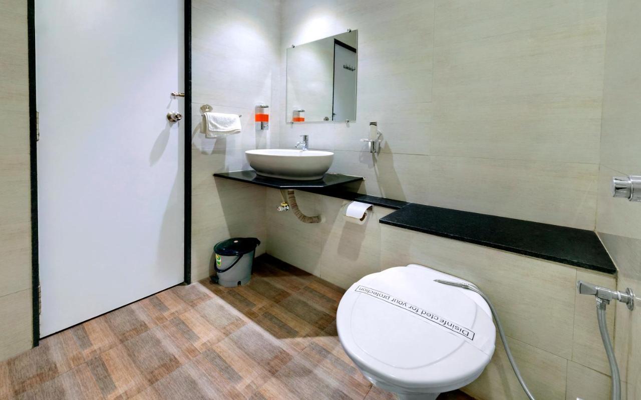 Hotel Shital Inn Ahmedabad Bagian luar foto