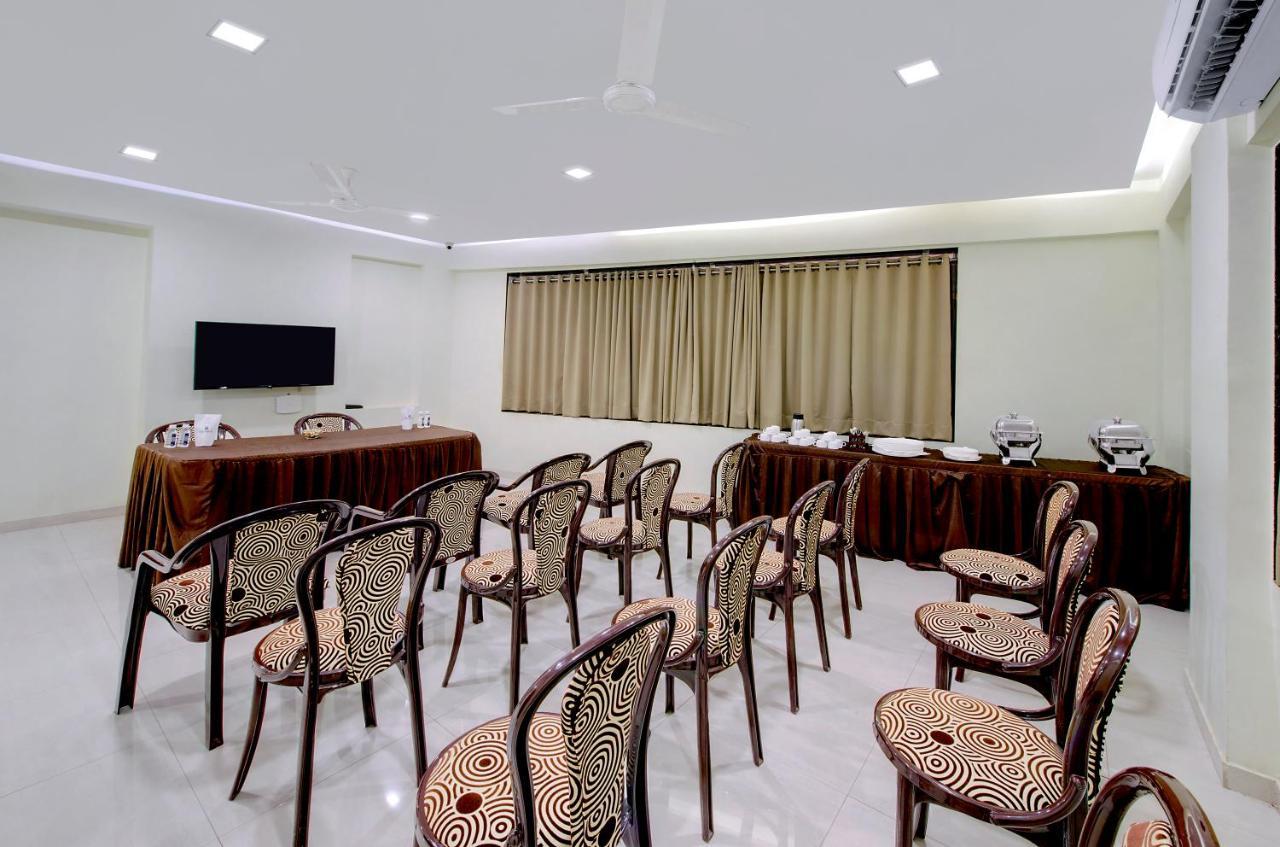 Hotel Shital Inn Ahmedabad Bagian luar foto